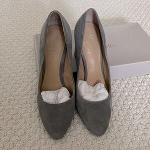 Franco Sarto grey suede pumps size 6M